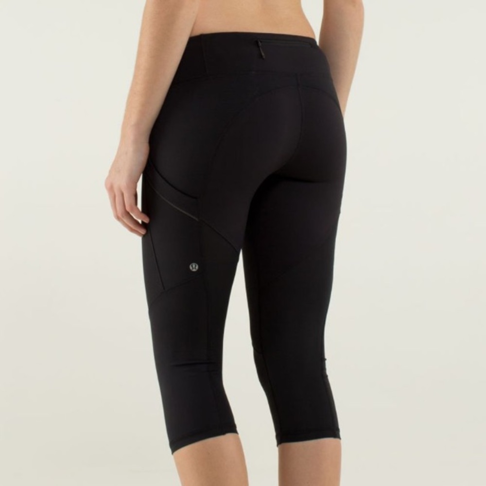 Lululemon Run: Mod Moves Crop size 6